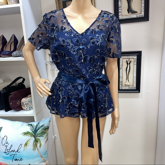 Tahari Arthur S. Levine NWT! Navy/Gold Floral Embroidery Sequins Blouse Size L - Picture 5 of 17